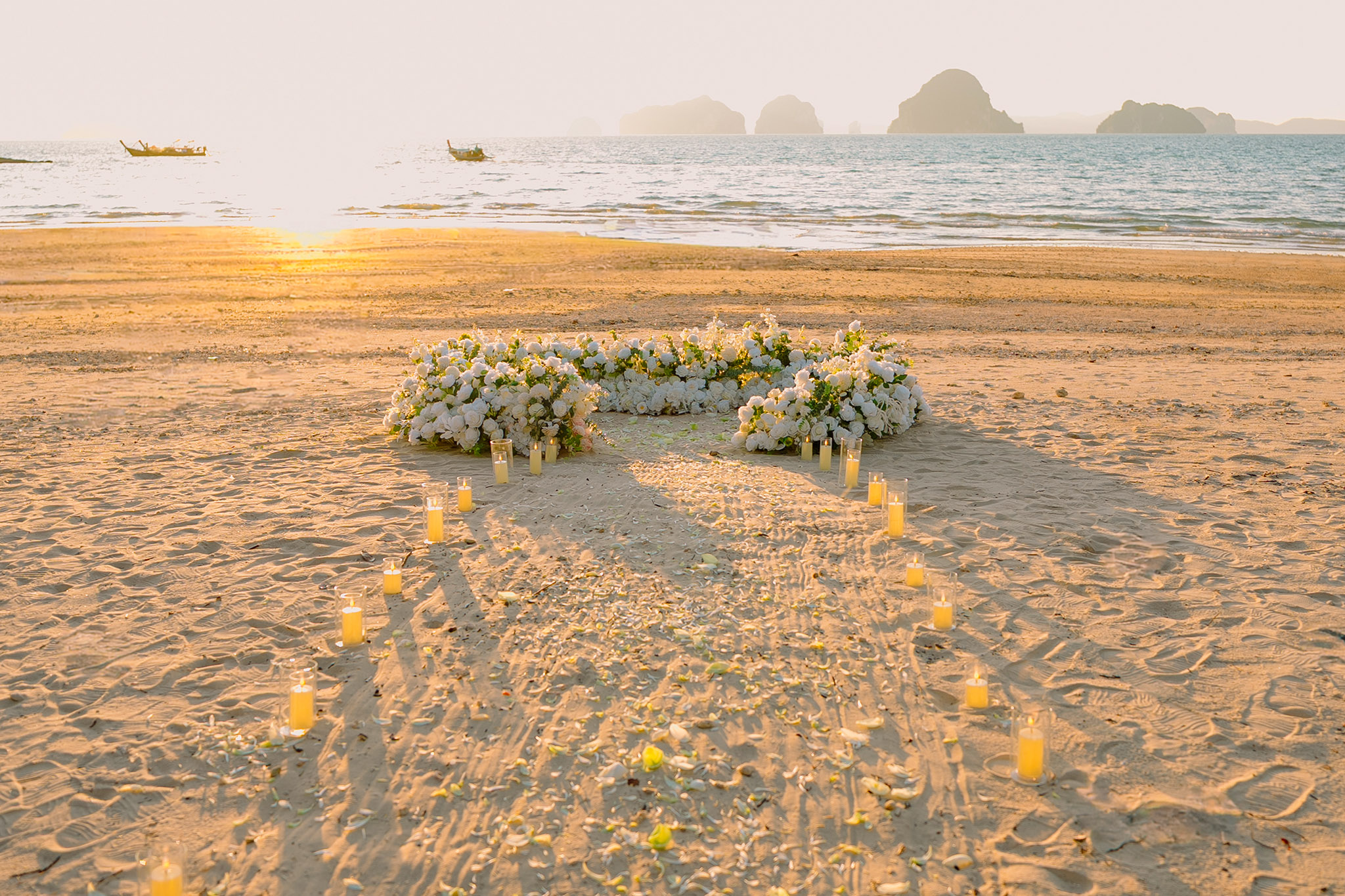White Magic – Flower on sand